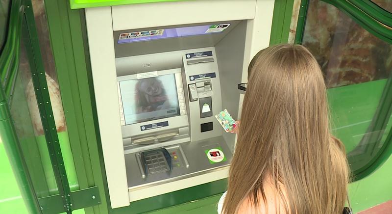 300 ezer forintot lehet ingyenesen felvenni mától