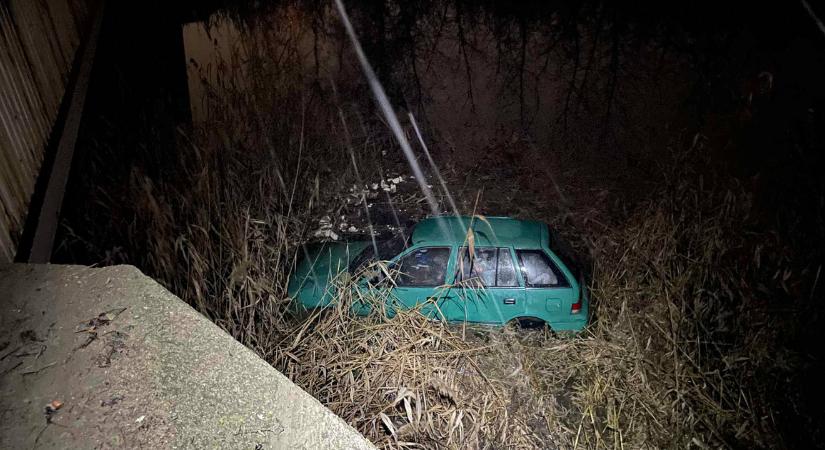 A Duna–Tisza-csatornába zuhant egy autó, nyoma veszett a sofőrnek