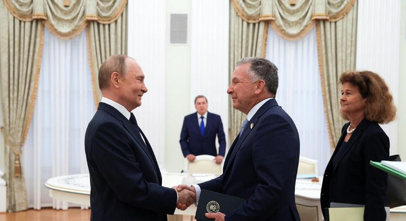 Valamit megint kifőzött Trump embere az oroszokkal?