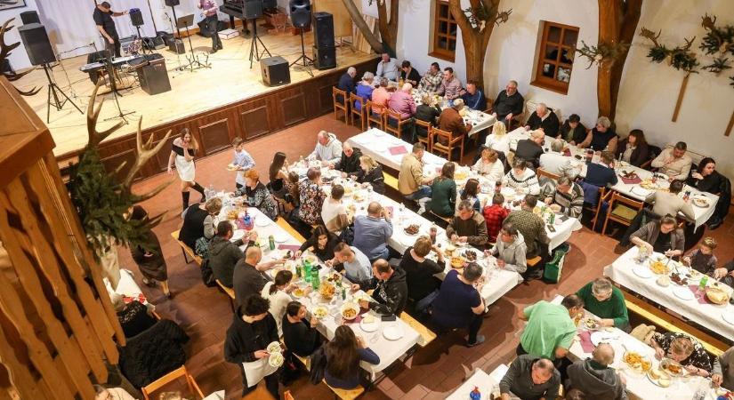 Kakasdi disznótor: Ahol a székely galuska és a sváb gombóc találkozik (képgalériával)