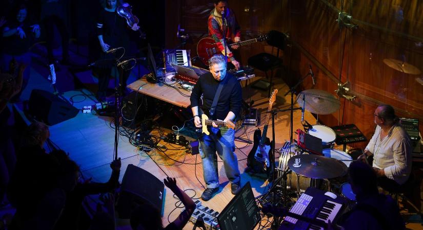 Évtizedek tánca az öröklét felé