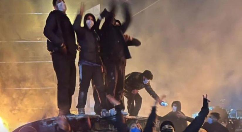 Irán súlyos fenyegetést tett közzé