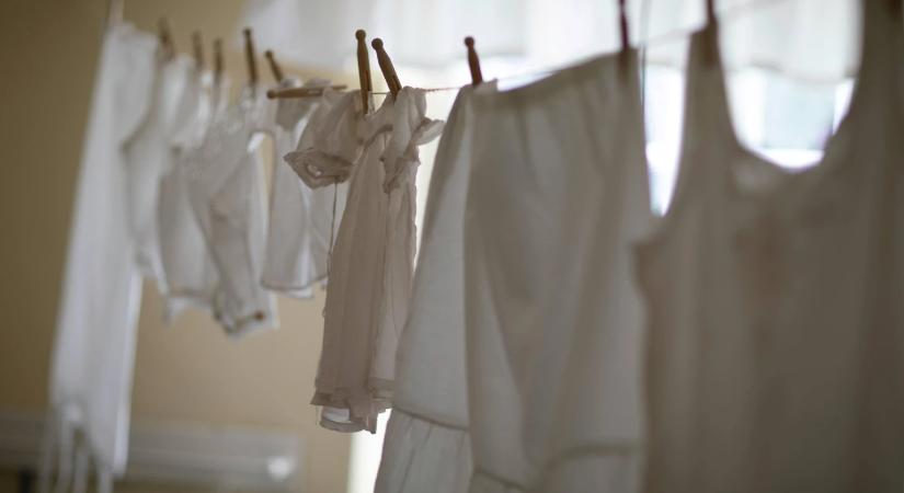 Ruhaszárítás télen: a törölközős trükk, amitől gyorsabban szárad a ruha