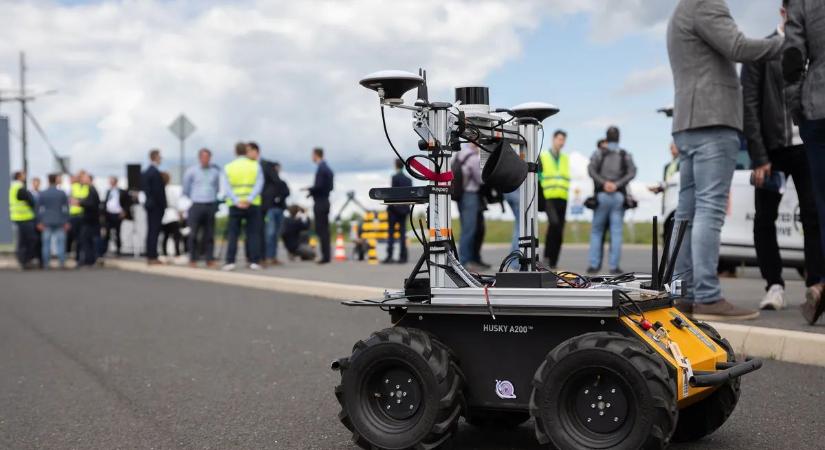 A jövő már itt van: magyar robot járőrözhet helyettünk
