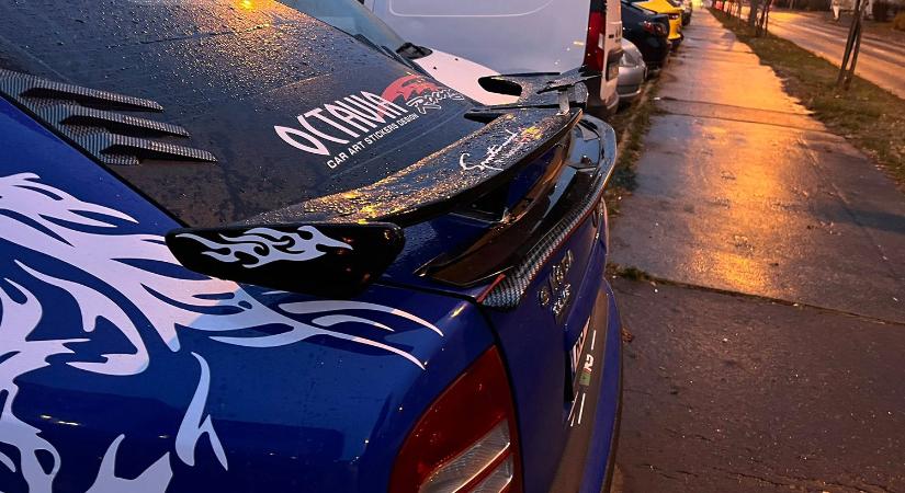 Optikai terror, amit egy magyar skodás művelt az autójával