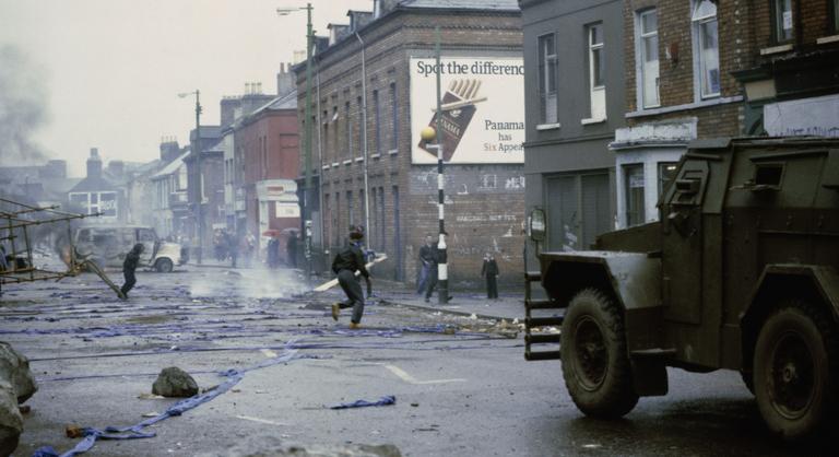 Kiverte a biztosítékot a vérfürdőt feldolgozó társasjáték