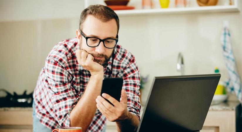 Okostelefon-függőség: széteshet a munkahelyi figyelem