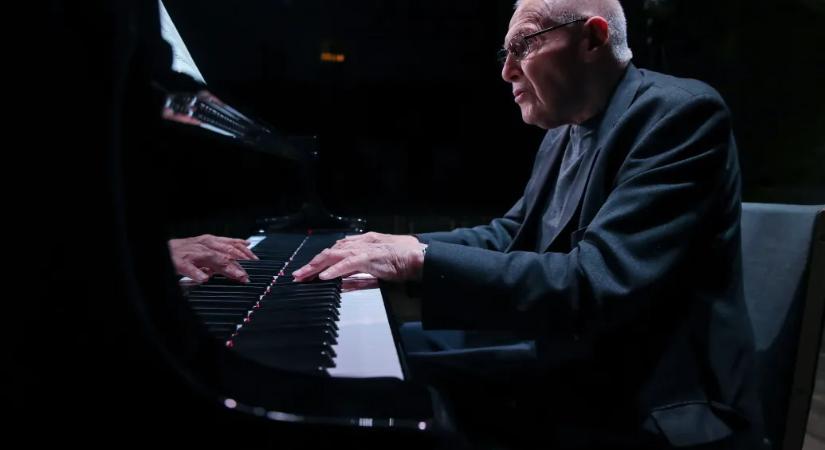 Ha Kurtág örömei és démonai között ismerősre találsz, már nem vagy egyedül, soha többé