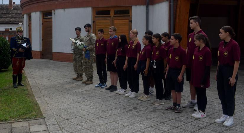 A határon túl is számítanak a somogyi Hadik huszárokra