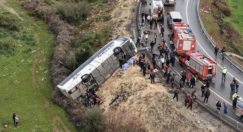 Szörnyű tragédia: halálos buszbaleset történt Törökországban