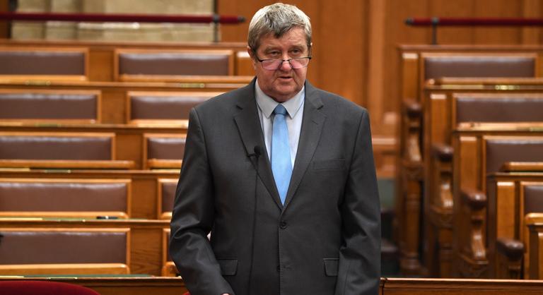 Tállai András árulónak nevezte a Tisza Párt színeiben induló Csézyt