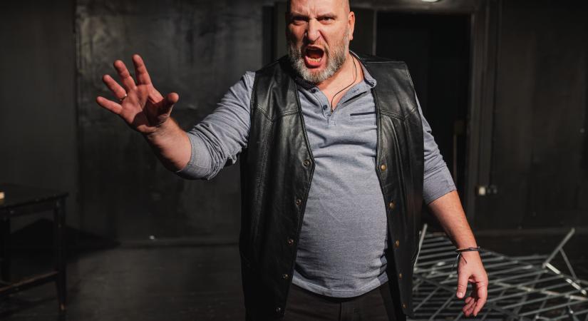 Ráborítanád az asztalt az idegesítő hivatalnokra? Vagy tovább is mennél?