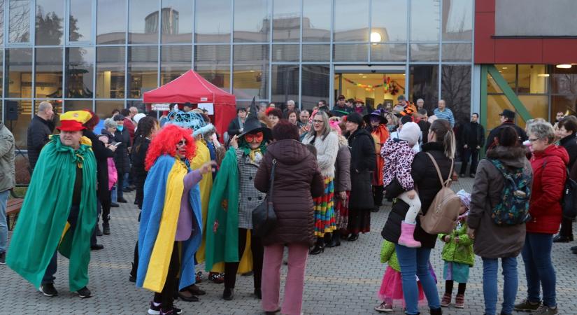 Álarcos bál, felvonulás, Velence – ilyen lesz a nagyatádi farang