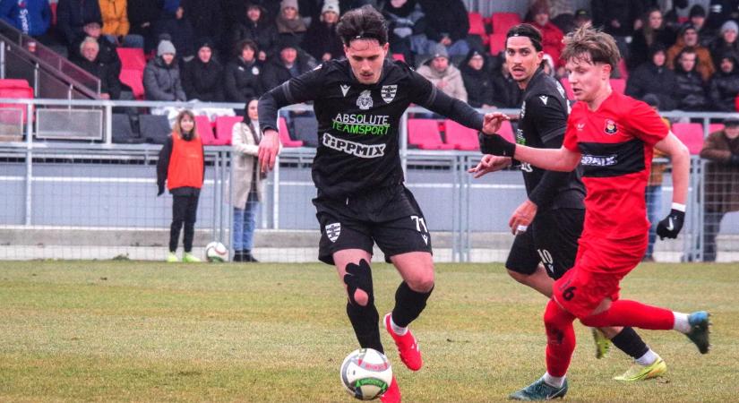 Nyolc gól, büntető, dulakodás, kiállítás: őrült meccset nyert a Szentlőrinc