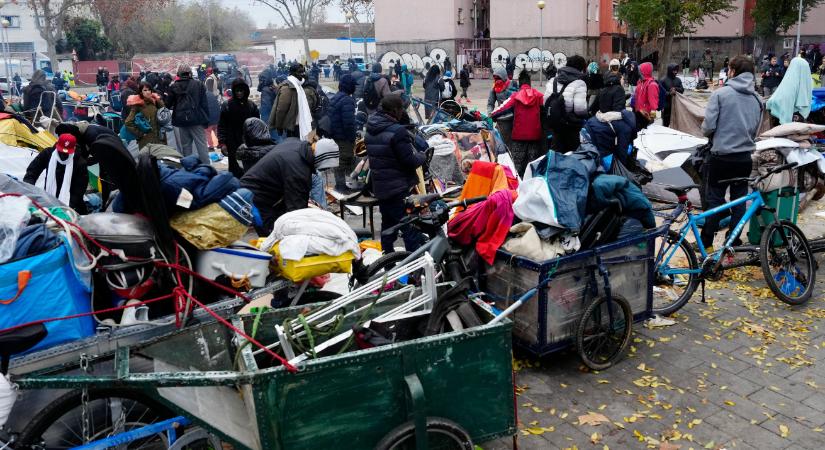 Vészhitel kell Bécs működtetéséhez, a szociális juttatások zömét a migránsok ellátása emészti föl