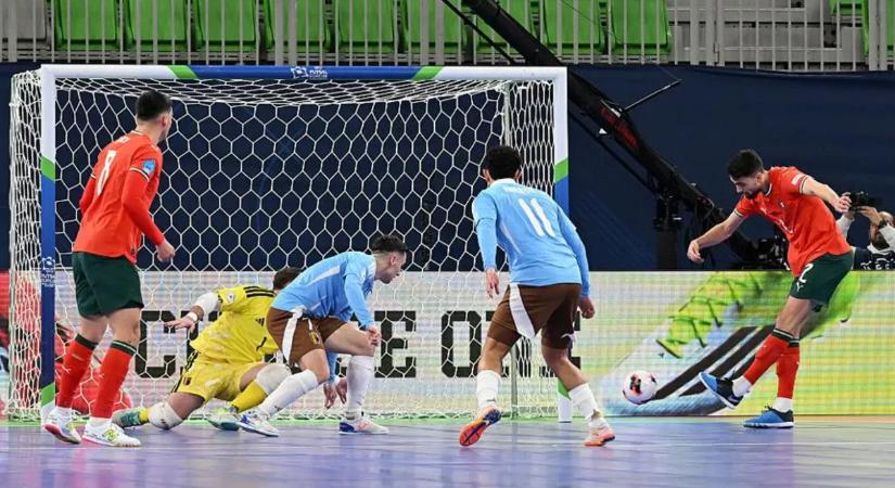 Portugália kiütéssel jutott be a futsal Eb elődöntőjébe