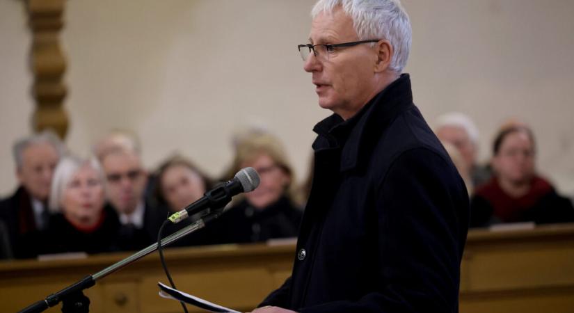 Soltész Miklós: Tele van a világ féligazságokkal és békétlenséggel