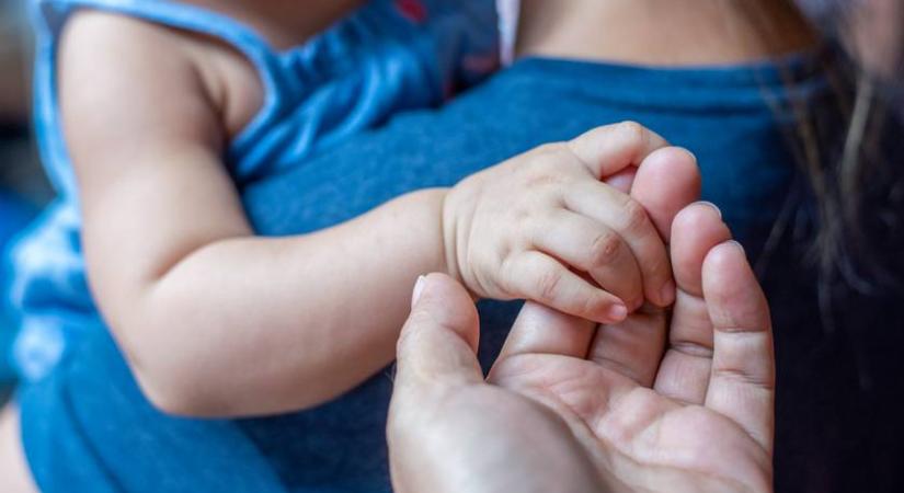 „Megmentőként veszélyes gyermeket örökbe fogadni” – interjú Székely Zsuzsanna tanácsadó pszichológussal