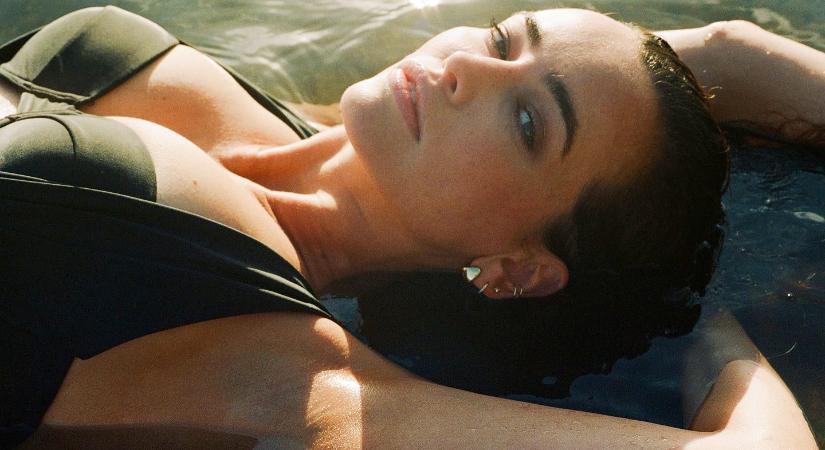 Helló, február, helló, Sarah!