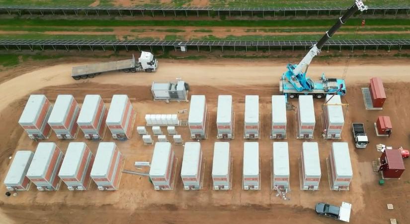 Forradalmi akkumulátorgyár épülhet Ausztriában: ez csodafegyver Európának, jobb a kínainál – ideje Magyarországon is megismerni a vanádiumos rendszert