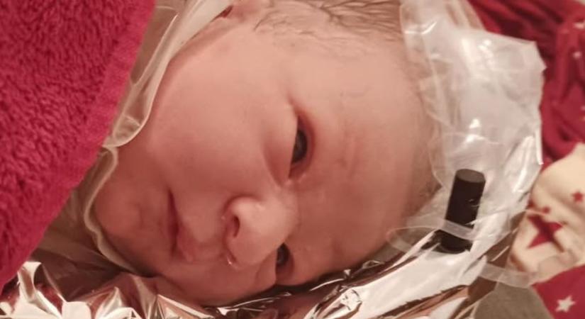 Hunor úgy döntött, otthon születik meg