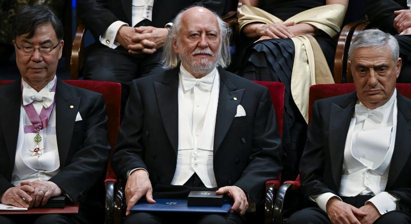 A Nobel-díjas Krasznahorkai a Barcelona meccsén járt - labdaszedő akar lenni