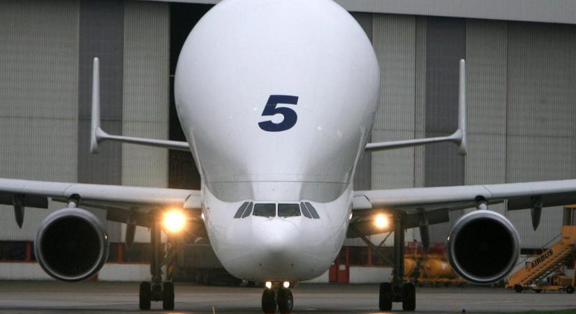 BelugaST 5: utoljára emelkedett a magasba a bizarr külsejű repülőgép