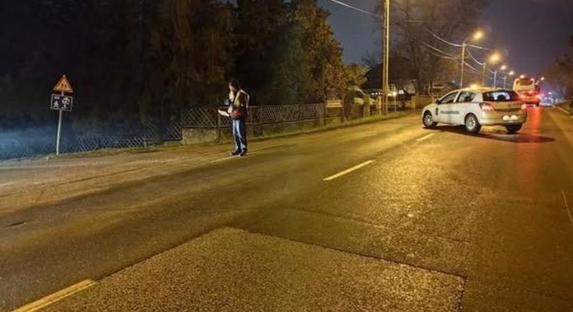 Roncsok hevernek az úton Andornaktályán, baleset történt a főúton