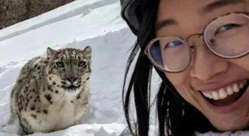 Hópárduccal akart szelfizni: hátborzongató fotó a támadás előtti pillanatokról