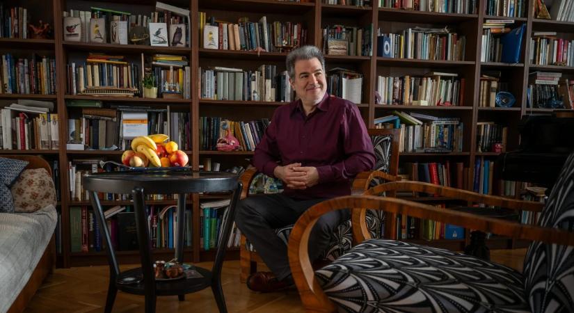 Nem hiszem, hogy politikai alapon dönt, aki számlát akar nyitni, mindenki a zsebével gondolkodik