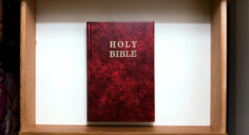 Hogy kerül a Biblia a szállodai szobákba?