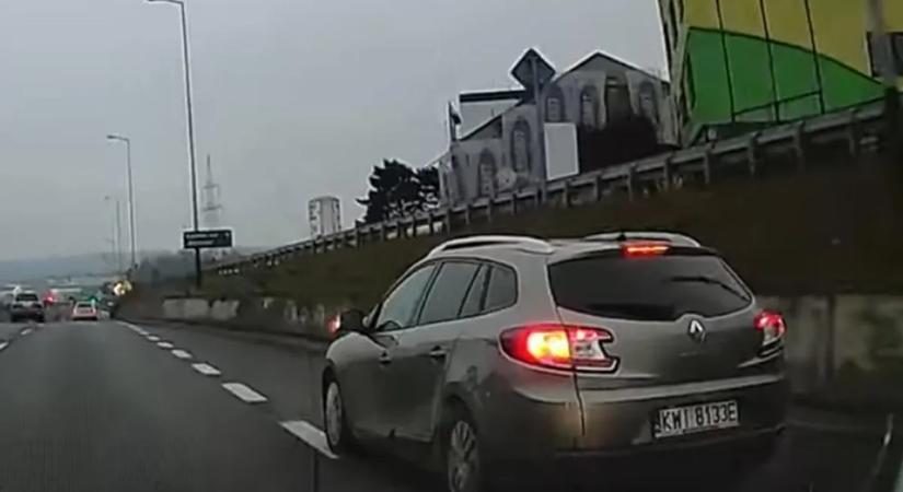 Gusztustalan bosszút állt egy autós, mert nem engedték be