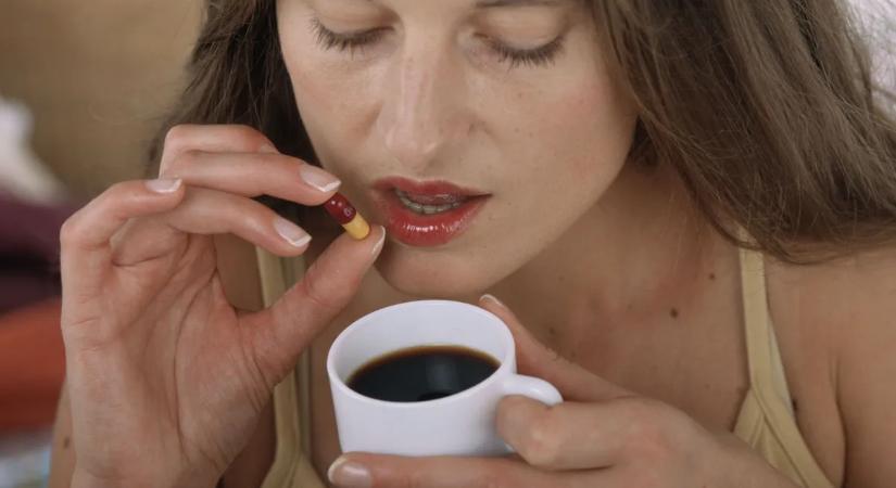 Szokj le róla! Vitaminok és ásványi anyagok, amiket tilos kávéval bevenni