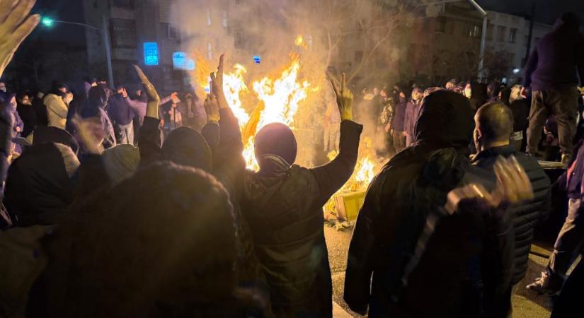 Irán közzétette a tüntetések halálos áldozatainak névsorát
