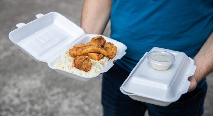 Betiltja ezeket az elterjedt csomagolóanyagokat az EU: Magyarországot is érinti