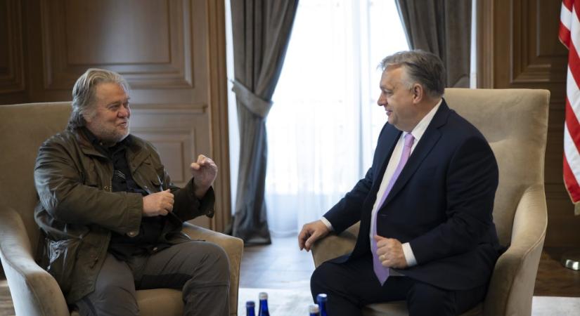 Orbán Viktor neve is feltűnik Steve Bannon és Jeffrey Epstein SMS-váltásában