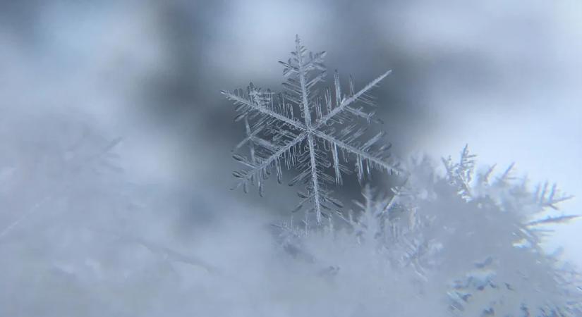 Megmutatja a tél a fogát: veszélyes időjárás országszerte