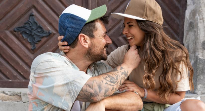 5 tulajdonság, amit a férfiak ellenállhatatlanul vonzónak találnak egy nőben