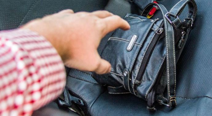 Készpénzt lopott az előállító helyiségből a vagyonőr