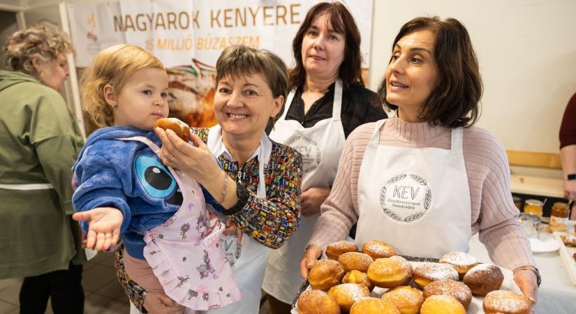 Lelepleztük a nagyi titkát - itt a tökéletes fánkrecept