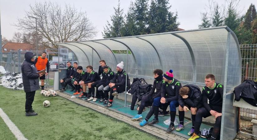 Fiatalokat megszégyenítő forma: az 54 éves labdarúgó a somogyi csapat egyik legjobbja