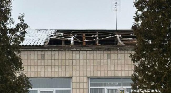 Ternopil megyében a hó súlya alatt beomlott egy líceum tetőszerkezete