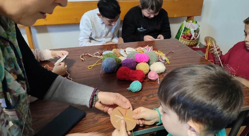 Kézműves délután a Glória Ifjúsági és Missziós Központban - „Akinél pedig jó földbe hullott, az hallja és érti az igét, és terem” (Máté 13,23)