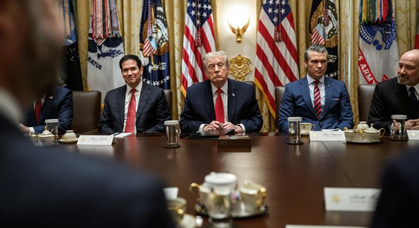 Történelmi rekordot döntött Trump: hatalmas vagyont halmozott fel politikai ellenfelei ellen