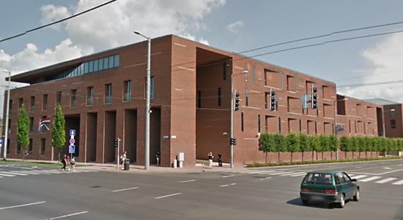 Börtönbüntetést kapott a hajdúsámsoni nevelőanya, aki éheztette és bántalmazta a rábízott gyermekeket