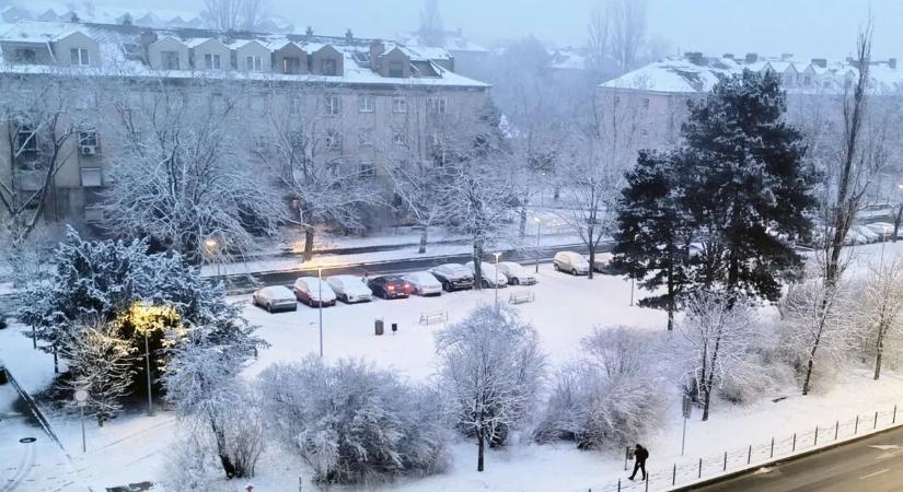 Mesébe illő látvány: több felé fehérbe borult a táj reggelre