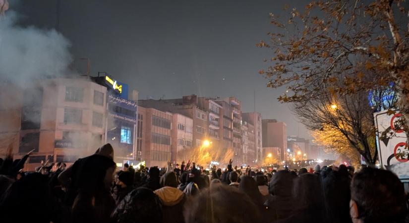 Az iráni elnöki hivatal közzétette a tüntetések halálos áldozatainak névsorát