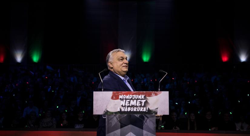 Orbán Viktor megmutatta, mit csinált a hatvani Háborúellenes Gyűlés után