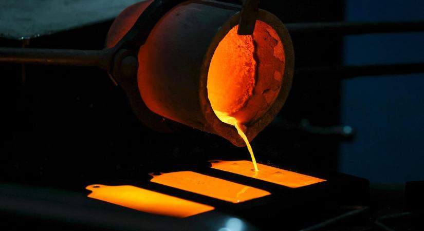 Zuhanórepülésbe váltott az arany és az ezüst is