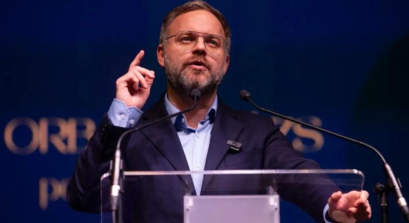 Két út áll a fiatalok előtt – Orbán Balázs fontos üzenetet küldött